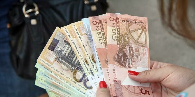 Какая была средняя зарплата в Беларуси за октябрь?